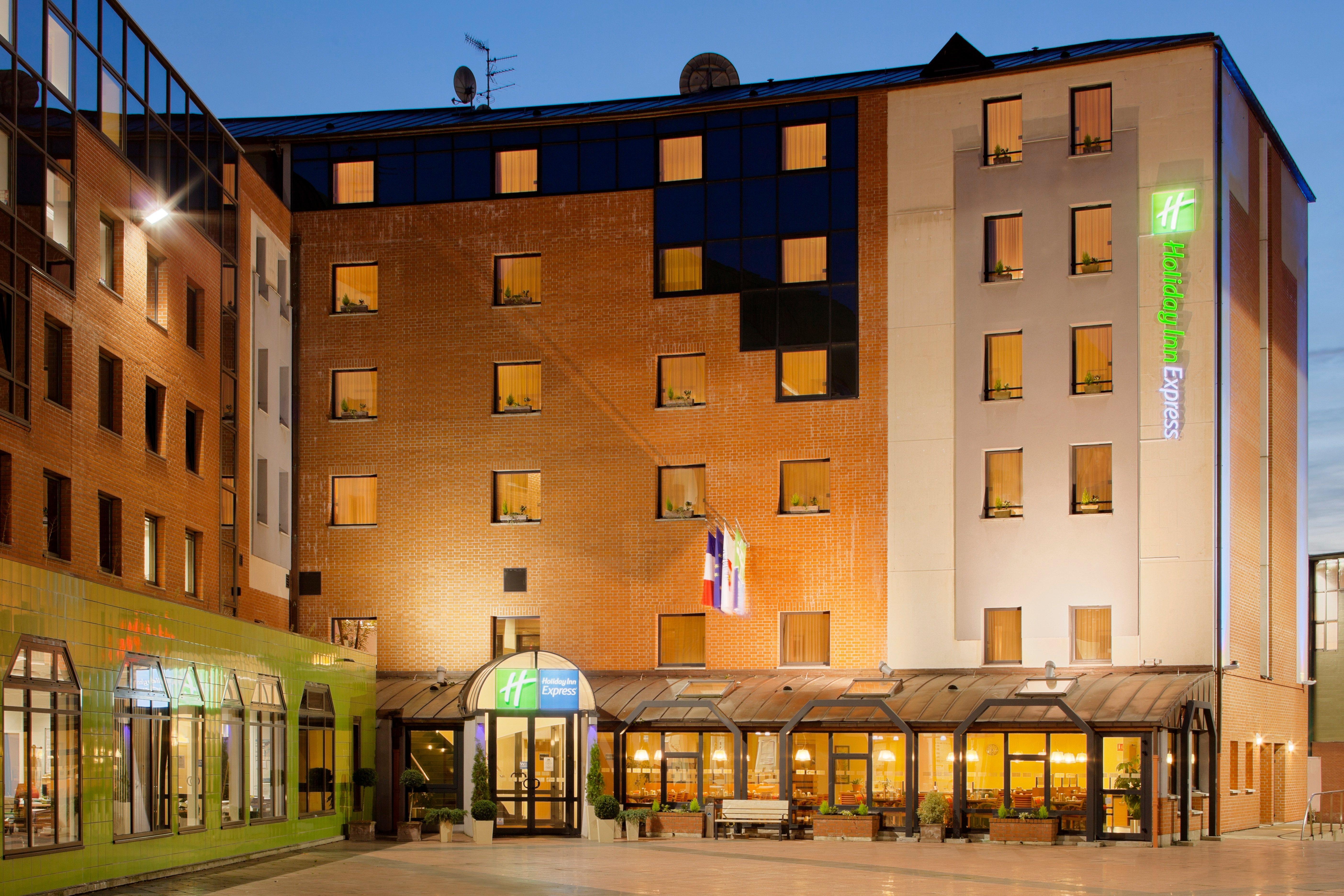 Holiday Inn Express Arras, An Ihg Hotel Exteriör bild